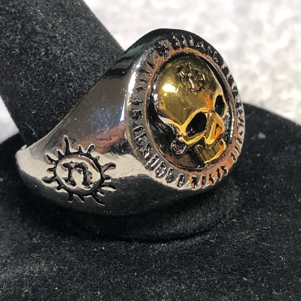 LAST CHANCE Mens skull ring -silver colored gold accent 2D - Picture 2 of 11